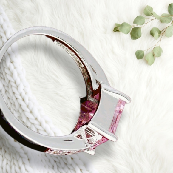 Sterling Silver Pink Solitaire Zircon Ring .925  NWT - Picture 5 of 5